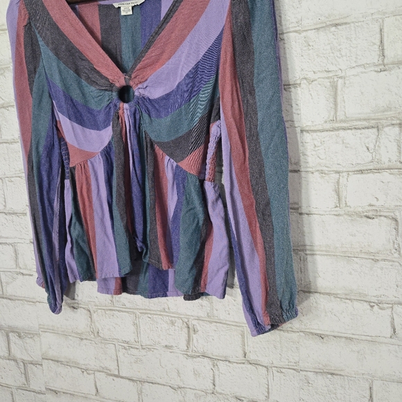 AEO cute stripe long sleeve top - Picture 2 of 13